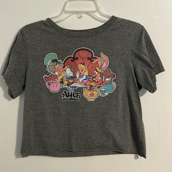 Alice and wonderland Tea Time with Friends Gray Graphic Crop Top Size XL Disney - Picture 1 of 4